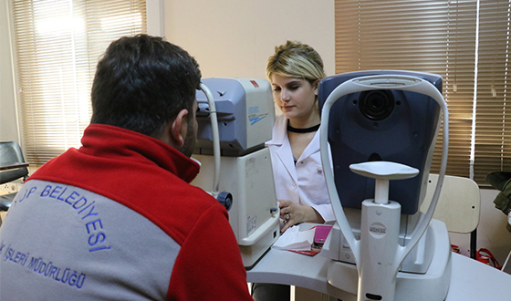 Temizlik İşleri Personeli Göz Taramasından Geçiyor Temizlik İşleri Personeli Göz Taramasından Geçiyor
