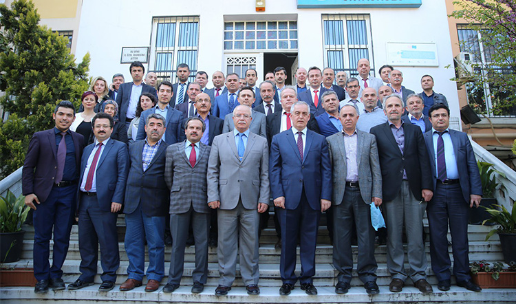 Başkan Aydın “En önemli vizyonumuz eğitim” Başkan Aydın “En önemli vizyonumuz eğitim”