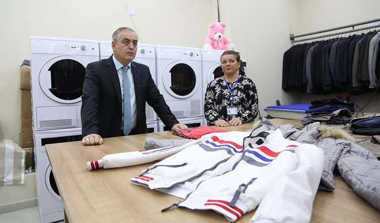 Eyüp Belediyesi'nin “Şefkateli” ihtiyaç sahiplerine uzanıyor Eyüp Belediyesi'nin “Şefkateli” ihtiyaç sahiplerine uzanıyor