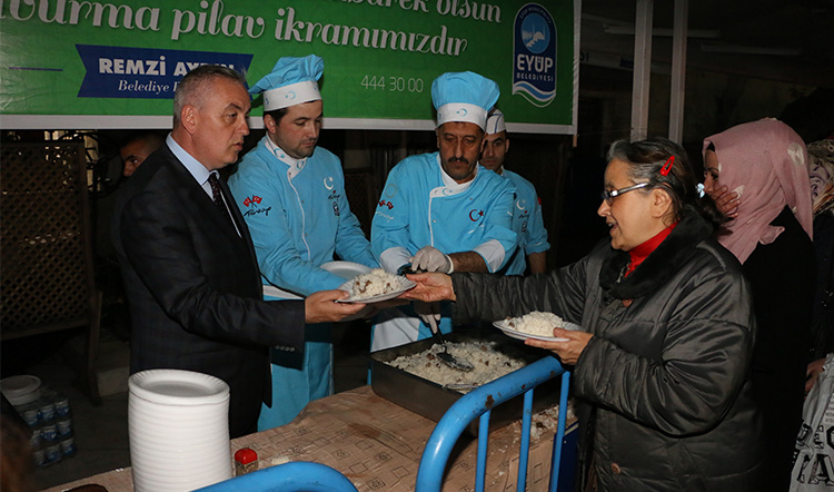 Eyüp'te eller Semaya açıldı! Eyüp'te eller Semaya açıldı!