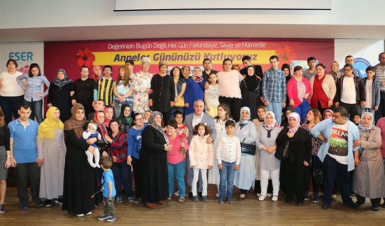Eyüplü anneleri unutmadık! Eyüplü anneleri unutmadık!