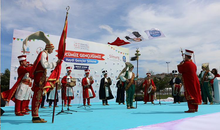 Eyüp'te 19 Mayıs coşkuyla kutlandı Eyüp'te 19 Mayıs coşkuyla kutlandı