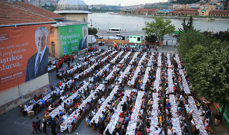 Eyüp'te Ramazan bir başka Eyüp'te Ramazan bir başka