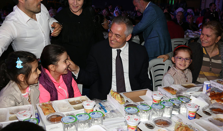 Eyüp'te Ramazan bereketi Eyüp'te Ramazan bereketi