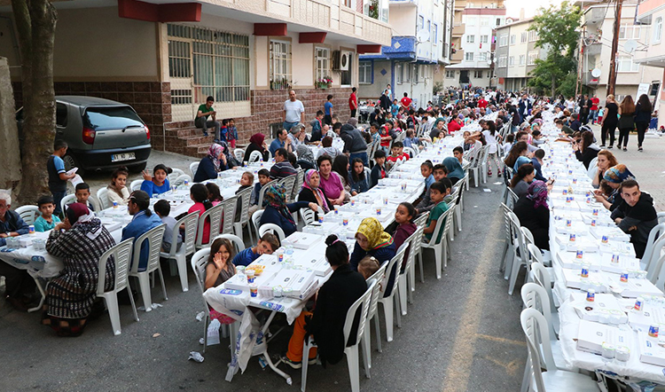 Eyüplüler gönül sofralarında buluşuyor! Eyüplüler gönül sofralarında buluşuyor!