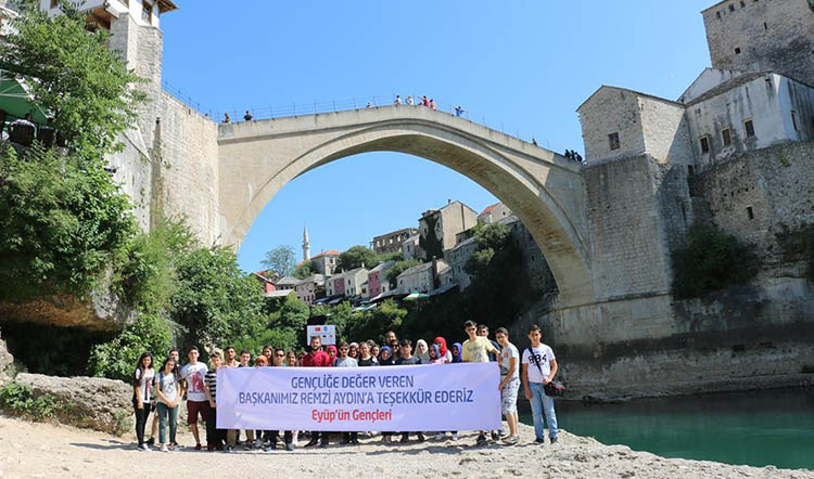 Başkan Aydın'dan öğrencilere “Balkan Turu” Başkan Aydın'dan öğrencilere “Balkan Turu”