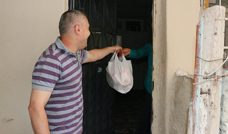 Ramazan'ın bereketi paylaştıkça artıyor Ramazan'ın bereketi paylaştıkça artıyor