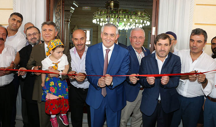 Güzeltepe Camii ibadete açıldı Güzeltepe Camii ibadete açıldı