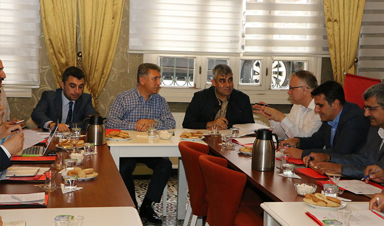 Eyüp'teki türbeler ve tarihi mezarlıklar bakıma alınacak! Eyüp'teki türbeler ve tarihi mezarlıklar bakıma alınacak!