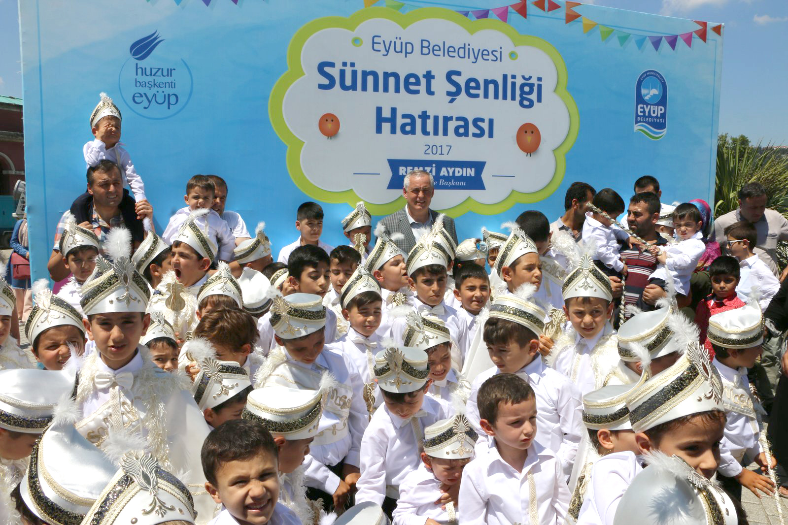 Eyüp Belediyesi'nden “Sünnet Şöleni“ Eyüp Belediyesi'nden “Sünnet Şöleni“