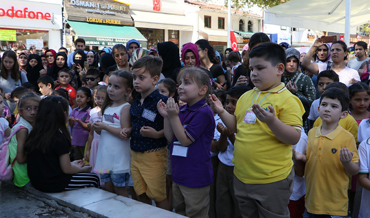 “Amin Alayları” yeniden Eyüp'te “Amin Alayları” yeniden Eyüp'te