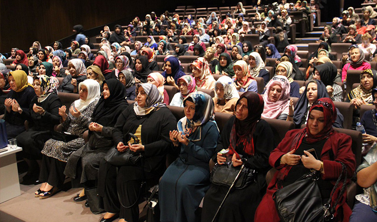 Eyüp Sultan'da Arakan için dua edildi Eyüp Sultan'da Arakan için dua edildi