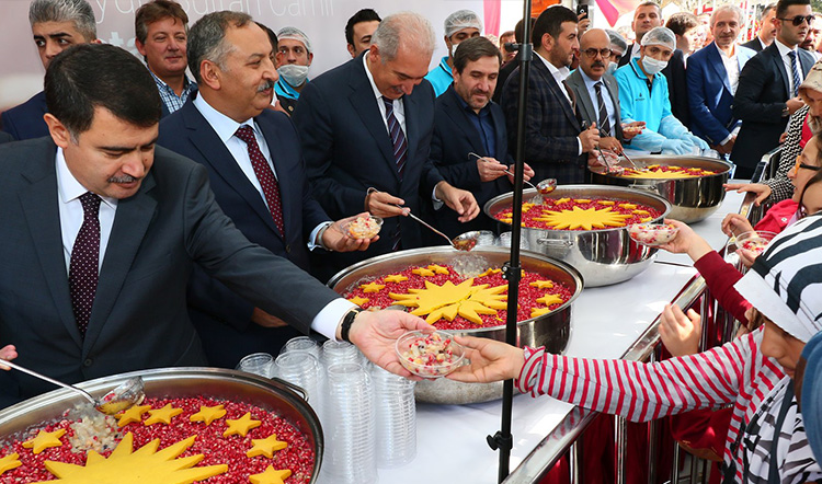 Aşure kazanları Eyüp'te kaynadı Aşure kazanları Eyüp'te kaynadı