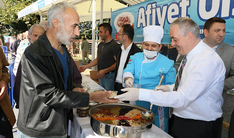 Başkan Aydın'dan aşure ikramı Başkan Aydın'dan aşure ikramı