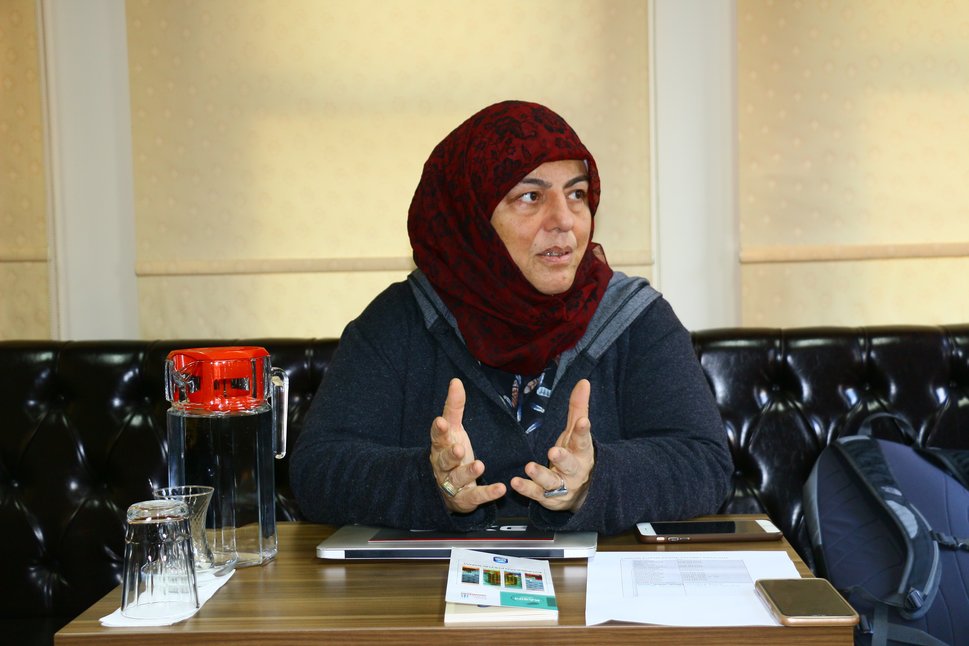 Sibel Eraslan ile “Zamanı Kuran Kadınlar” söyleşisi Sibel Eraslan ile “Zamanı Kuran Kadınlar” söyleşisi