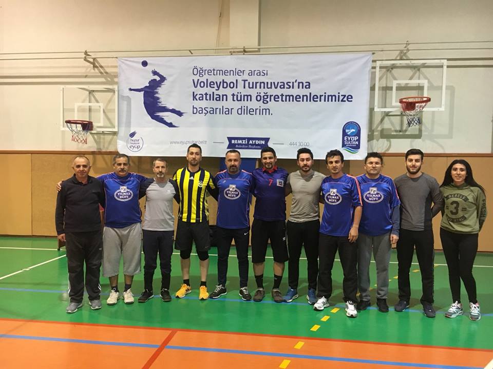 Ferit Meriçten Ortaokulu öğretmenleri şampiyon oldu Ferit Meriçten Ortaokulu öğretmenleri şampiyon oldu