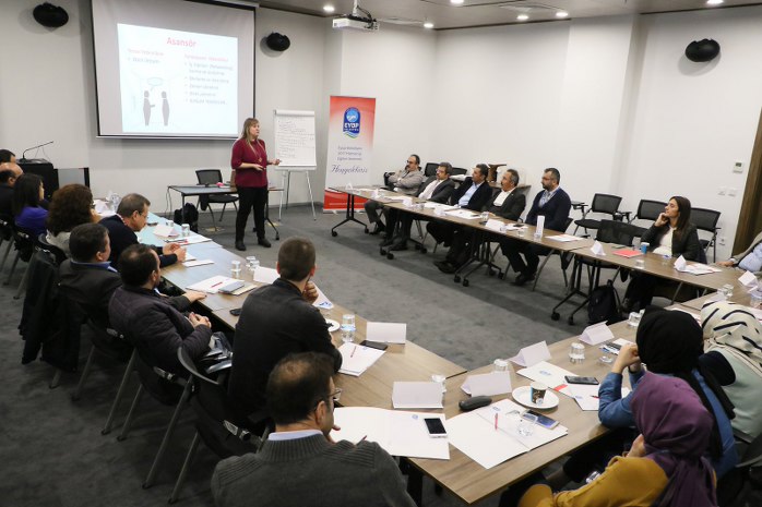 Eğitim seminerleri devam ediyor Eğitim seminerleri devam ediyor
