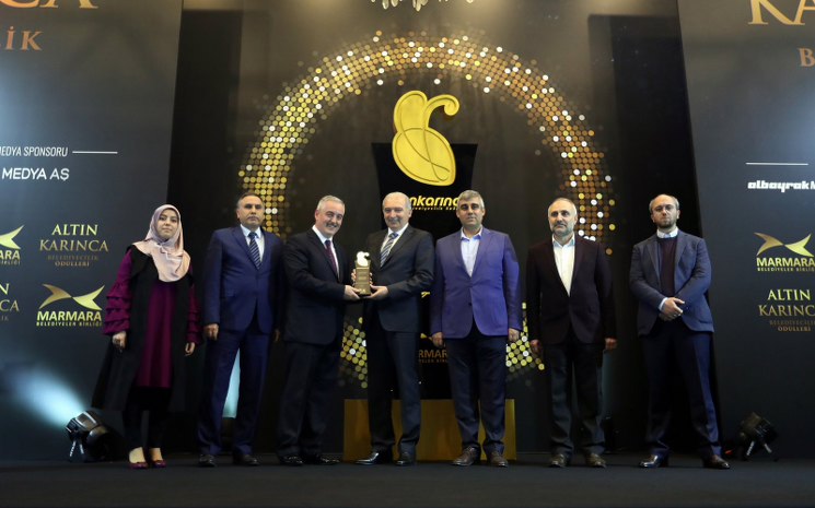 Şehir ve Medeniyet Okuluna 'Altın Karınca Ödülü' Şehir ve Medeniyet Okuluna 'Altın Karınca Ödülü'