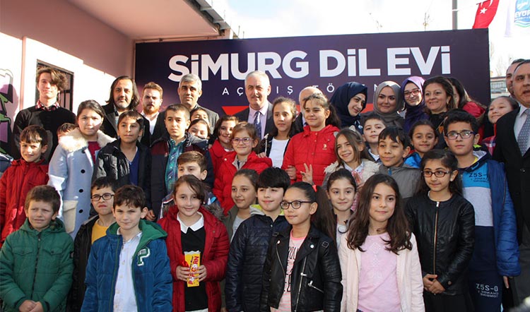 Türkiye'de bir ilk olan Simurg Dil Evi açıldı Türkiye'de bir ilk olan Simurg Dil Evi açıldı