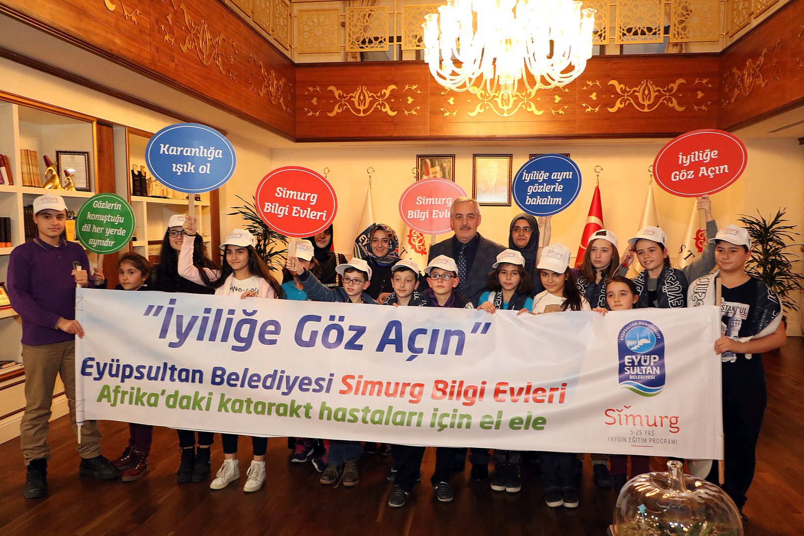 Öğrenciler Başkan Remzi Aydın'a projelerini anlattı Öğrenciler Başkan Remzi Aydın'a projelerini anlattı