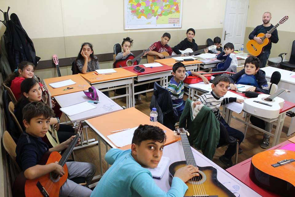 Karadolap Bilgi Evinde müzik atölyesi Karadolap Bilgi Evinde müzik atölyesi