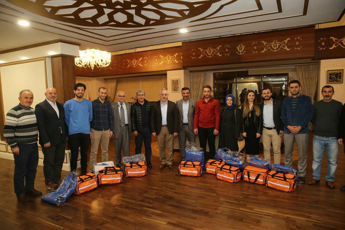 Eyüpsultan Belediye Başkanı Remzi Aydın, Eyüpsultan, Eyüp Kulüpler Birliği Başkanı Metin Çırpan Eyüpsultan Belediye Başkanı Remzi Aydın, Eyüpsultan, Eyüp Kulüpler Birliği Başkanı Metin Çırpan