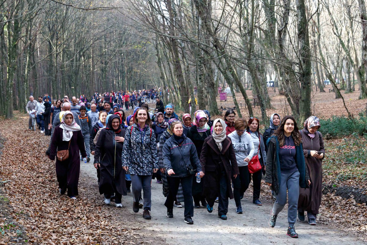 Eyüpsultanlılar 7'den 77'ye doğa yürüyüşü yapıyor Eyüpsultanlılar 7'den 77'ye doğa yürüyüşü yapıyor