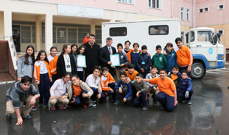 Eyüpsultanlı öğrencilerden 'Şefkateli' Eyüpsultanlı öğrencilerden 'Şefkateli'