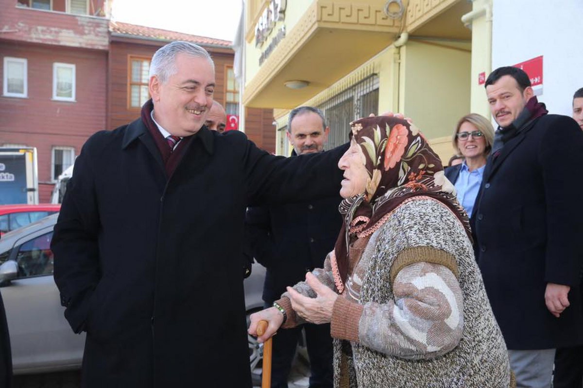 Başkan Remzi Aydın'dan mahalle ziyaretleri Başkan Remzi Aydın'dan mahalle ziyaretleri