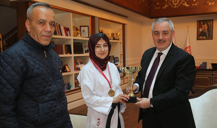 Fatma Coşkun, karate, Eyüpsultan, Serdar Aksun Spor Salonu, Battalgazi Özçınar, Budokaido, Kyokushın, Tekvando Fatma Coşkun, karate, Eyüpsultan, Serdar Aksun Spor Salonu, Battalgazi Özçınar, Budokaido, Kyokushın, Tekvando