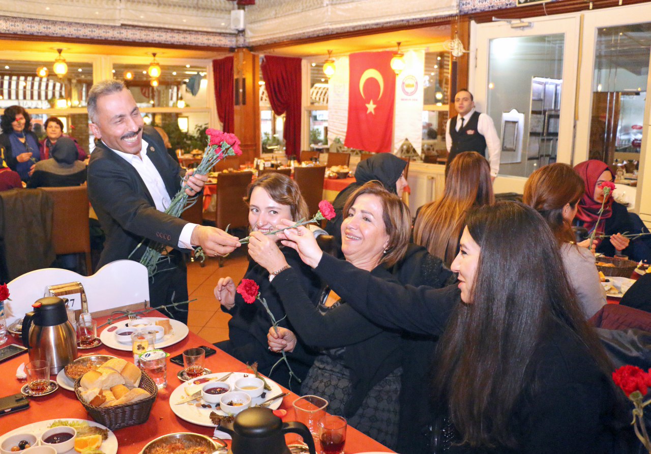 BEM-BİR-SEN, kahvaltı, 8 Mart Dünya Kadınlar Günü BEM-BİR-SEN, kahvaltı, 8 Mart Dünya Kadınlar Günü