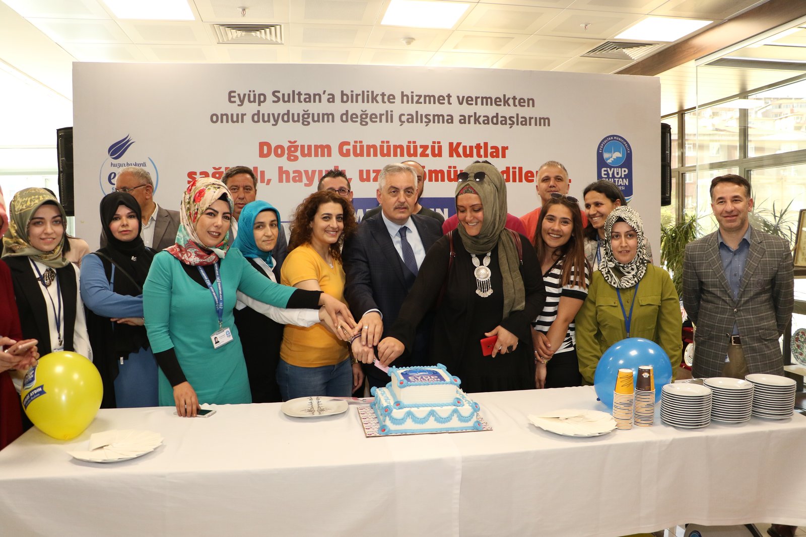 Eyüpsultan Belediyesi, Eyüpsultan Belediyesi Fuaye Salonu, Eyüpsultan Belediye Başkanı Remzi Aydın, doğum günü Eyüpsultan Belediyesi, Eyüpsultan Belediyesi Fuaye Salonu, Eyüpsultan Belediye Başkanı Remzi Aydın, doğum günü
