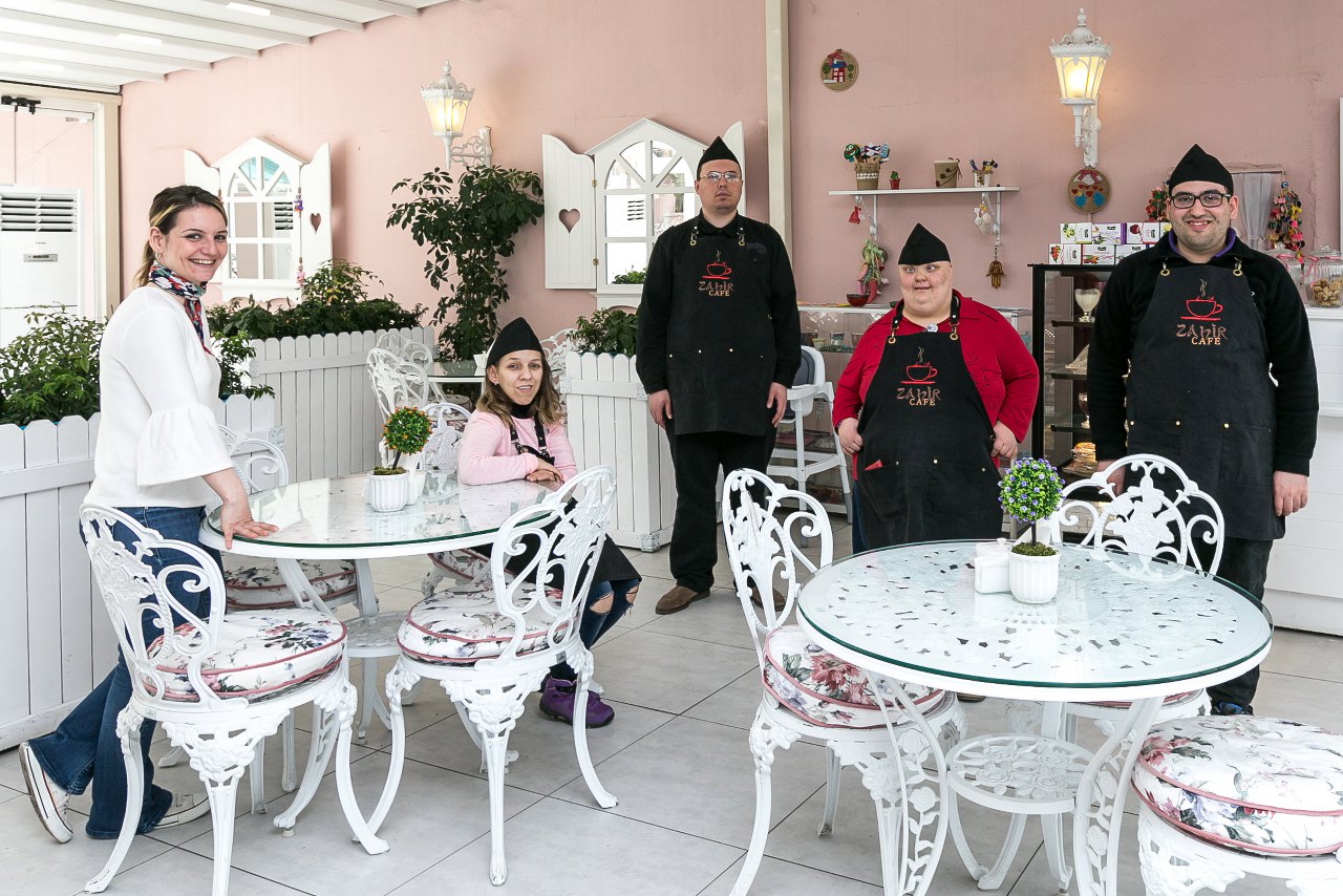 Eyüpsultan Belediye Başkanı Remzi Aydın, Zahir Kafe Atölyesi, kutlama, doğum günü Eyüpsultan Belediye Başkanı Remzi Aydın, Zahir Kafe Atölyesi, kutlama, doğum günü