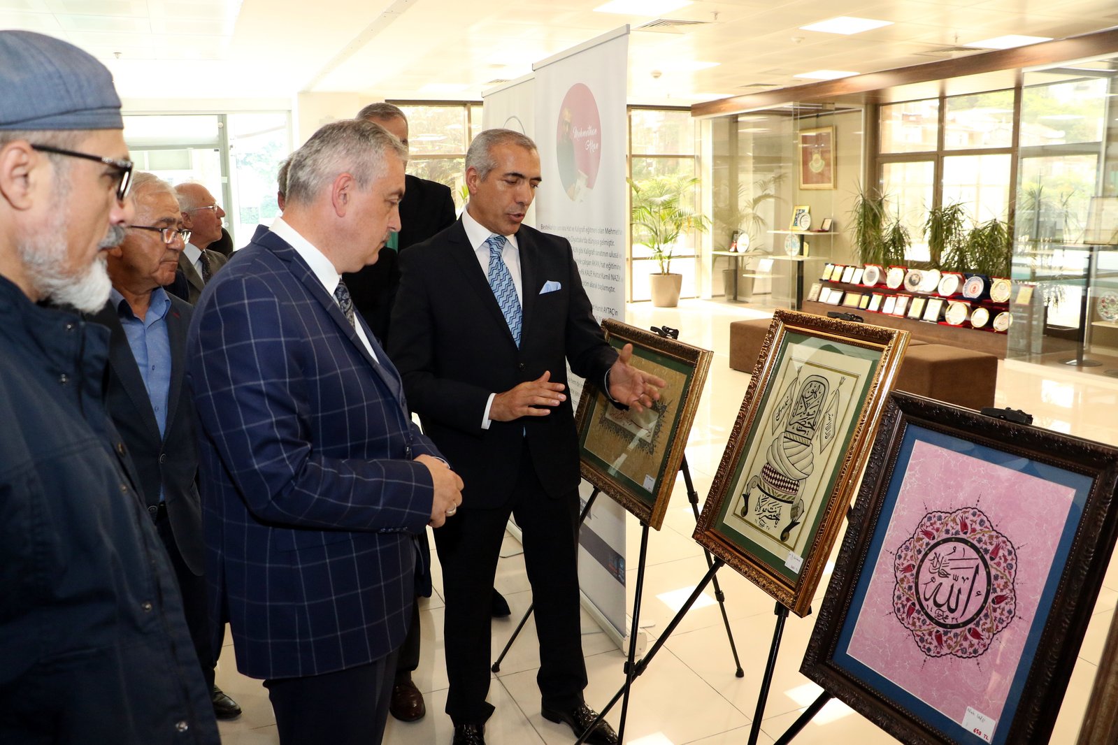 Mehmethan Akan, Hattat, Eyüpsultan Belediyesi, Eyüpsultan Belediye Başkanı Remzi Aydın Mehmethan Akan, Hattat, Eyüpsultan Belediyesi, Eyüpsultan Belediye Başkanı Remzi Aydın
