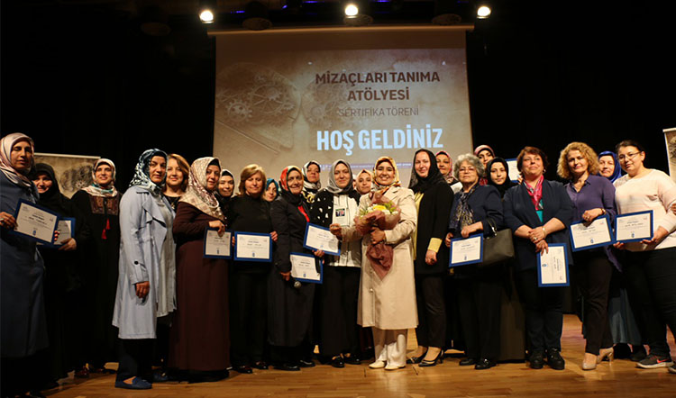 Eyüpsultanlı kadınlar sertifikalarını aldı Eyüpsultanlı kadınlar sertifikalarını aldı