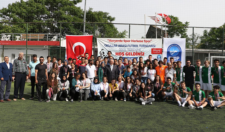Futbol turnuvasının galipleri belirlendi Futbol turnuvasının galipleri belirlendi