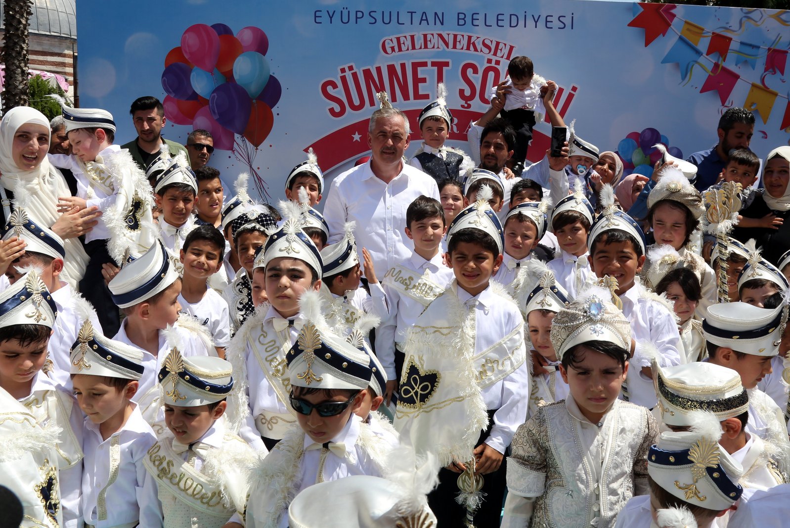 Eyüpsultan Belediye Başkanı Remzi Aydın, Eyüpsultan Belediyesi, sünnet şöleni, boğaz turu Eyüpsultan Belediye Başkanı Remzi Aydın, Eyüpsultan Belediyesi, sünnet şöleni, boğaz turu