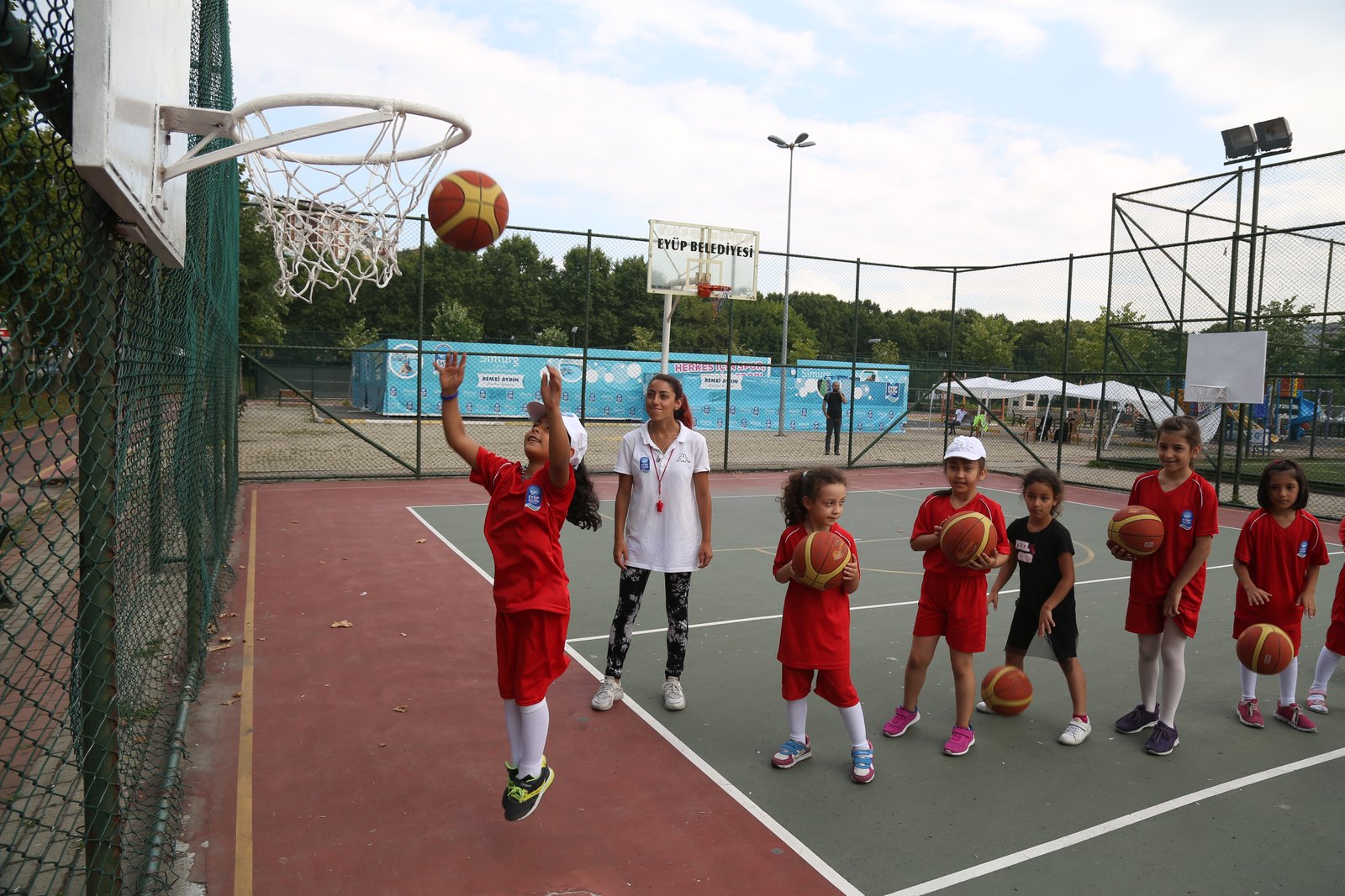 Eyüpsultan Belediyesi, Yaz Okulları, Gençlik ve Spor Hizmetleri Müdürlüğü, Eyüpsultan Belediye Başkanı Remzi Aydın Eyüpsultan Belediyesi, Yaz Okulları, Gençlik ve Spor Hizmetleri Müdürlüğü, Eyüpsultan Belediye Başkanı Remzi Aydın