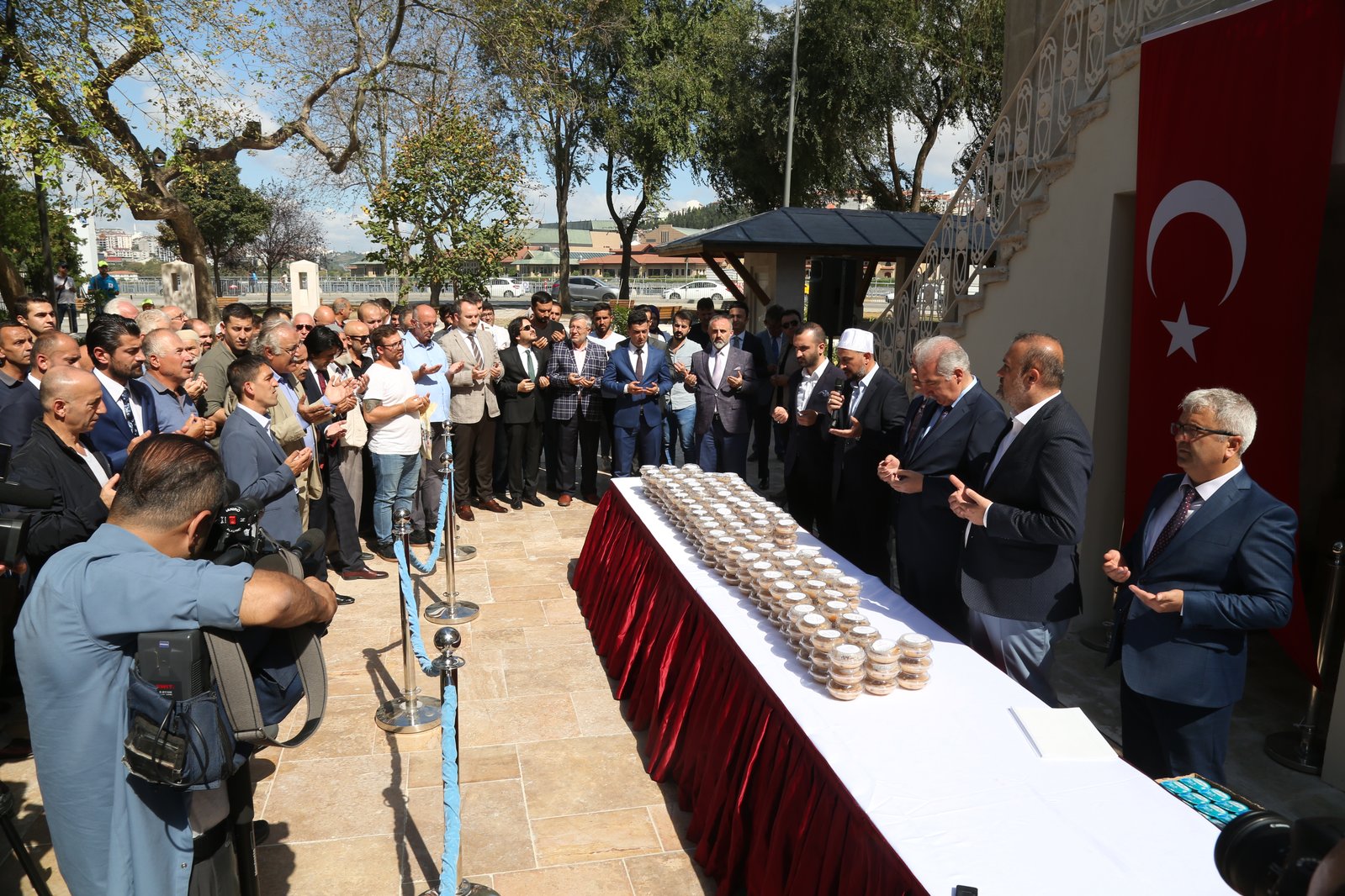 Kaptanpaşa Camii, İBB Mevlüt Uysal, Eyüpsultan Belediye Başkanı Remzi Aydın Kaptanpaşa Camii, İBB Mevlüt Uysal, Eyüpsultan Belediye Başkanı Remzi Aydın