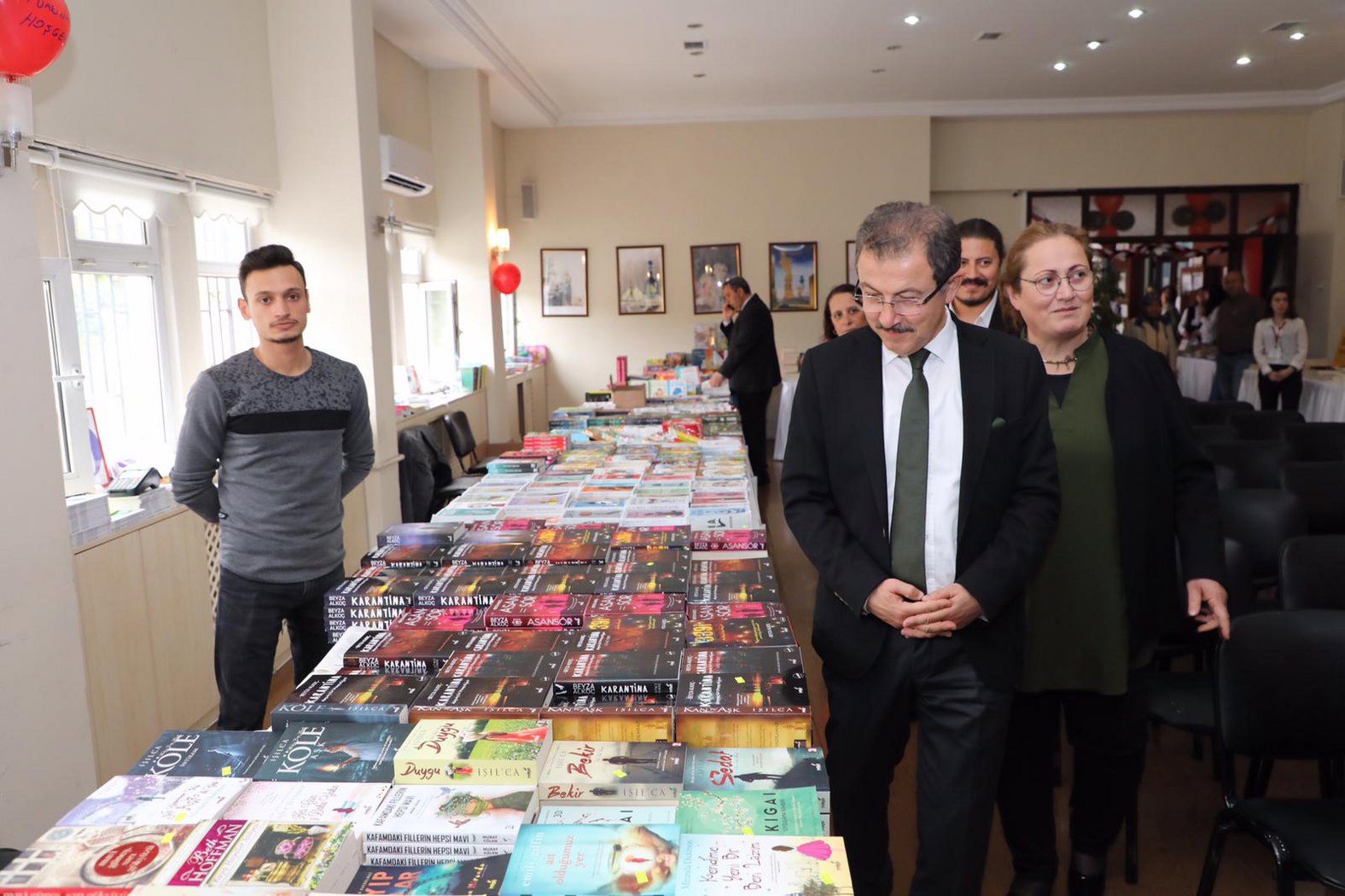Eyüpsultan Belediye Başkanı Deniz Köken, Birinci Haydar Akçelik Kitap Fuarı Eyüpsultan Belediye Başkanı Deniz Köken, Birinci Haydar Akçelik Kitap Fuarı