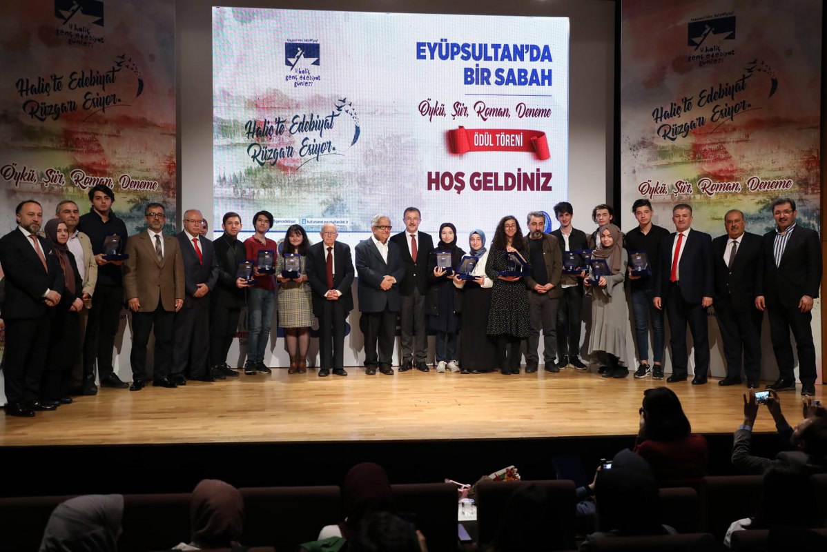 Eyüpsultan Belediye Başkanı Deniz Köken, 5'inci Haliç Genç Edebiyat Günleri, Hüsrev Hatemi Eyüpsultan Belediye Başkanı Deniz Köken, 5'inci Haliç Genç Edebiyat Günleri, Hüsrev Hatemi