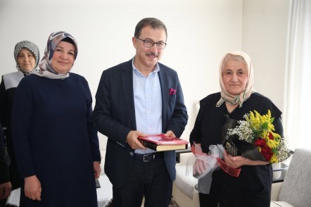 Eyüpsultan Belediye Başkanı Deniz Köken, Ramazan, şehit aile, ziyaret, anneler günü Eyüpsultan Belediye Başkanı Deniz Köken, Ramazan, şehit aile, ziyaret, anneler günü