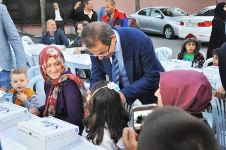 Ramazan, Karadolap Mahallesi, iftar, Gönül Sofraları, Eyüpsultan Belediye Başkanı Deniz Köken