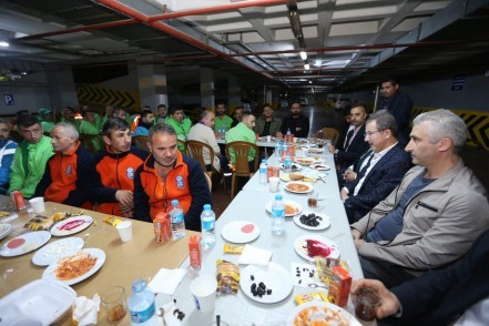 Eyüpsultan Belediye Başkanı Deniz Köken, Temizlik Müdürlüğü, sahur Eyüpsultan Belediye Başkanı Deniz Köken, Temizlik Müdürlüğü, sahur