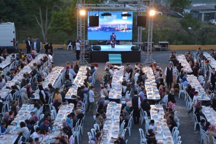 Eyüpsultan Belediyesi, Güzeltepe Mahallesi, açık hava iftarı, Eyüpsultan belediye Başkanı Deniz Köken