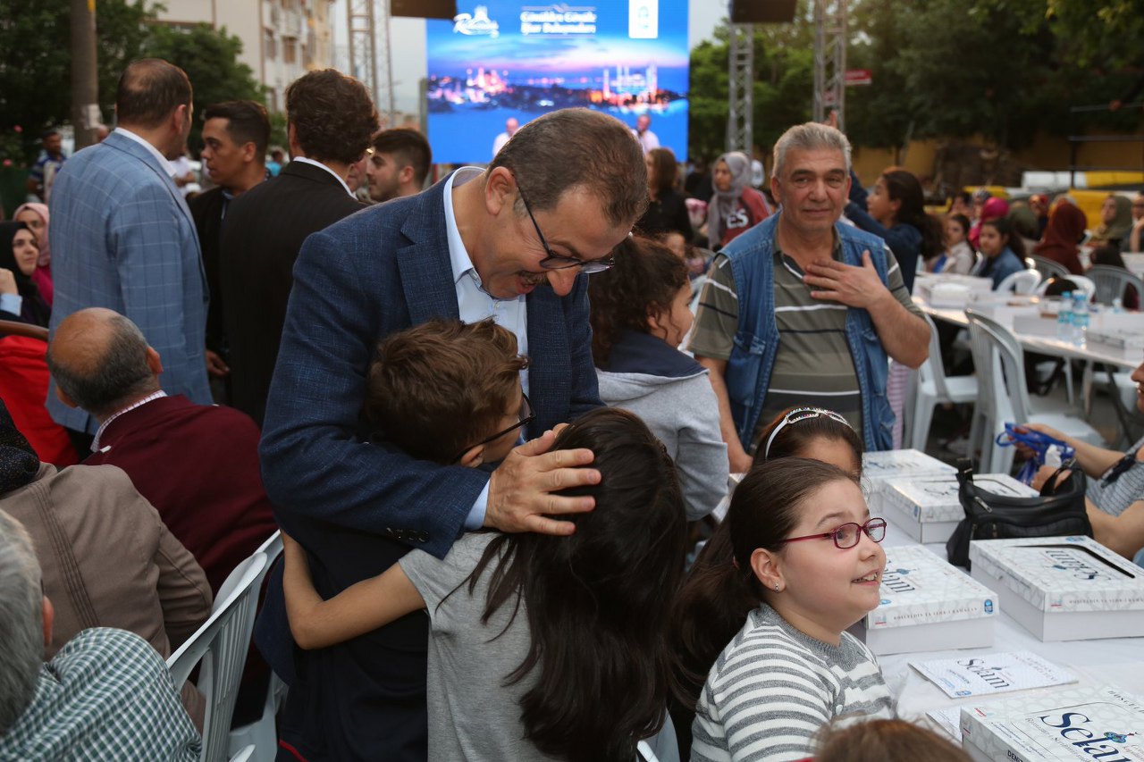 Topçular, Düğmeciler, mahalle, Eyüpsultan Belediye Başkanı Deniz Köken