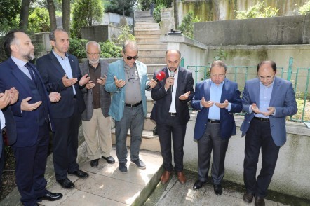 Şair, yazar Necip Fazıl Kısakürek, Eyüpsultan Belediyesi, Eyüpsultan Belediye Başkanı Deniz Köken Şair, yazar Necip Fazıl Kısakürek, Eyüpsultan Belediyesi, Eyüpsultan Belediye Başkanı Deniz Köken