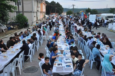 Kemerburgaz, Gönül Sofrası, iftar, Eyüpsultan Belediyesi, Eyüpsultan Belediye Başkanı Deniz Köken 