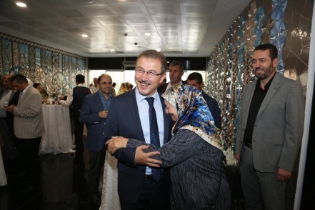 Eyüpsultan Belediye Başkanı Deniz Köken, bayramlaşma, Eyüpsultan Belediyesi, bayram, ramazan Eyüpsultan Belediye Başkanı Deniz Köken, bayramlaşma, Eyüpsultan Belediyesi, bayram, ramazan