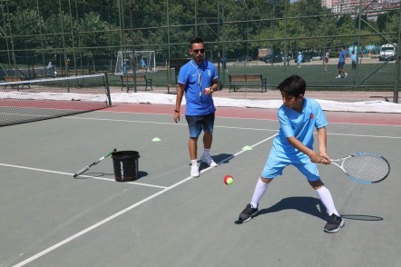 Eyüpsultan Belediyesi,  Yaz Spor Okulları, tenis